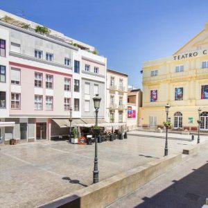 Vivienda de 3 dormitorios en pleno centro de Málaga, junto al Teatro Cervantes.